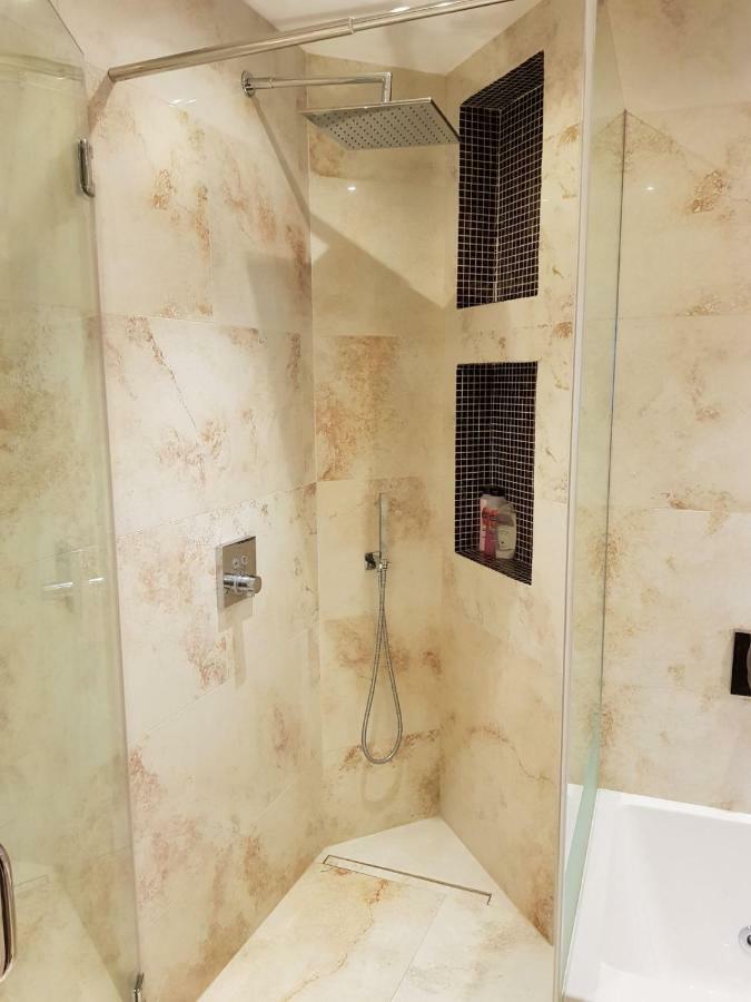 Heart Of Knightsbridge - Stunning Air Conditioned Apartment - 1 Minute Walk From Harrods Londra Dış mekan fotoğraf